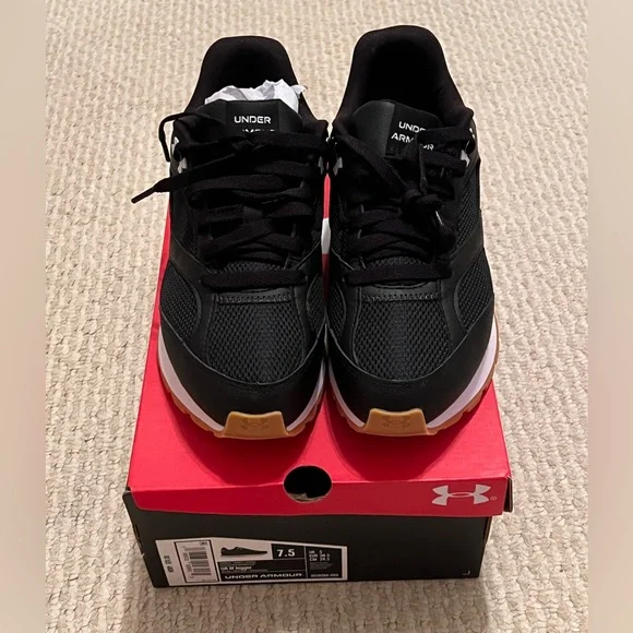 NIB Under Armour Women’s Black Sneakers Size 7.5 - Picture 2 of 5